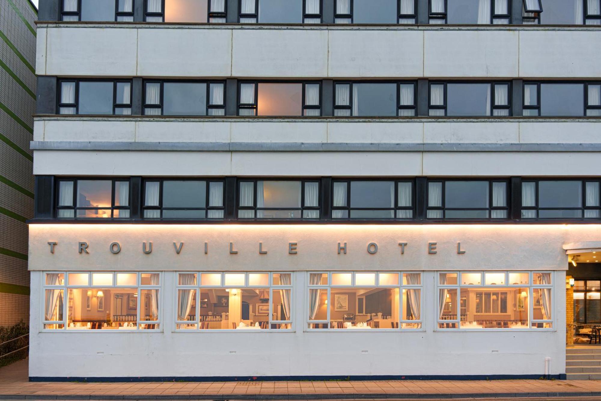 Trouville Hotel Sandown Extérieur photo
