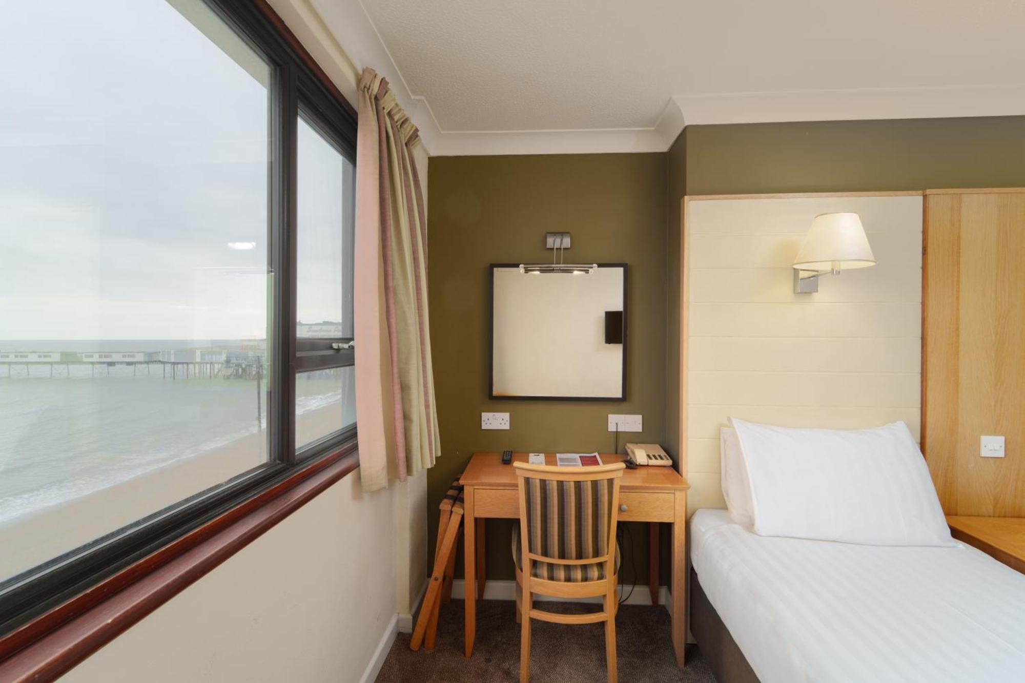 Trouville Hotel Sandown Extérieur photo